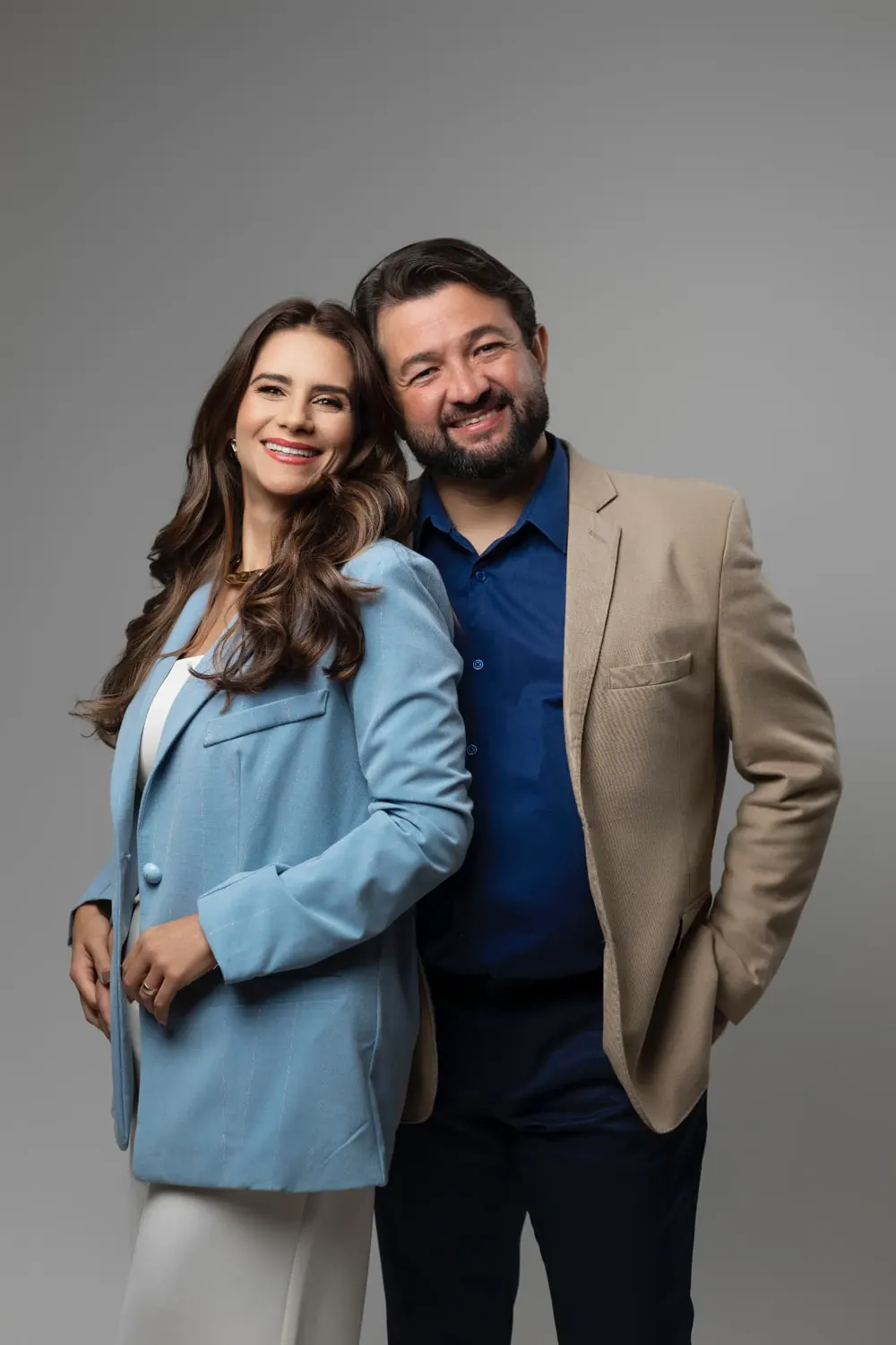 Thaysa e Thalles sorrindo juntos
